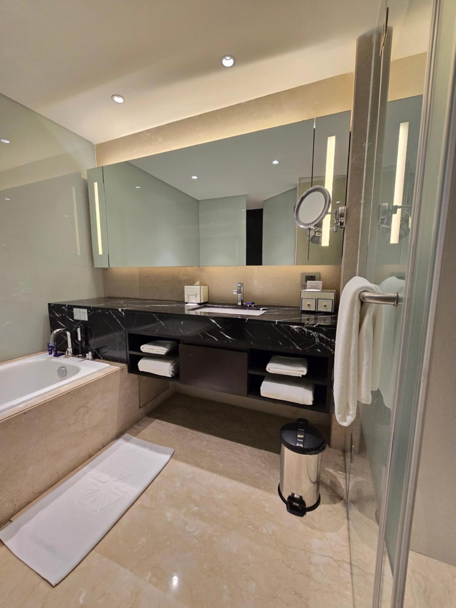 Vivanta Guwahati Luaran gambar